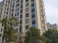 采光充足,主卧朝南,带产权车位,南北通透,现代风格,一梯三户