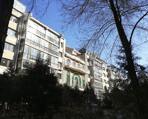 摩尔城地铁口昭君新村中间楼层诚心出售