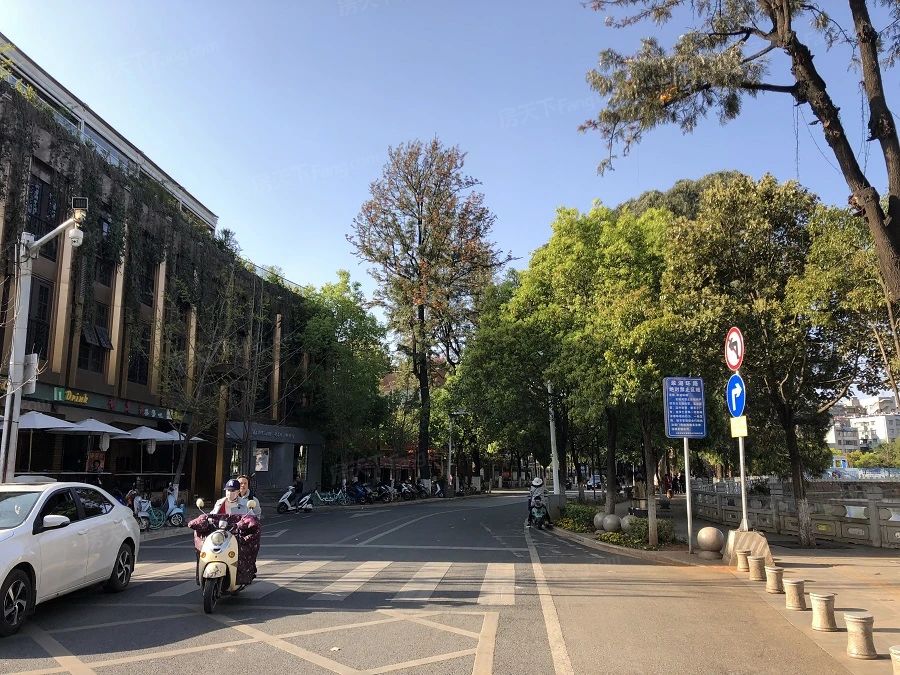 小区相关图