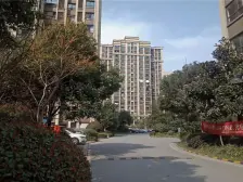 此房满2 楼幢位置佳 户型方正 全天采光