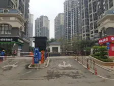 天誉花园 139平 毛坯 看园林的