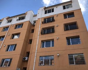 中间楼层,户型好,南北通透,停车方便。采光充足