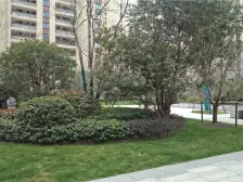 全天日照充足,无任何遮挡,带有朝南小花园,自住装修保养好