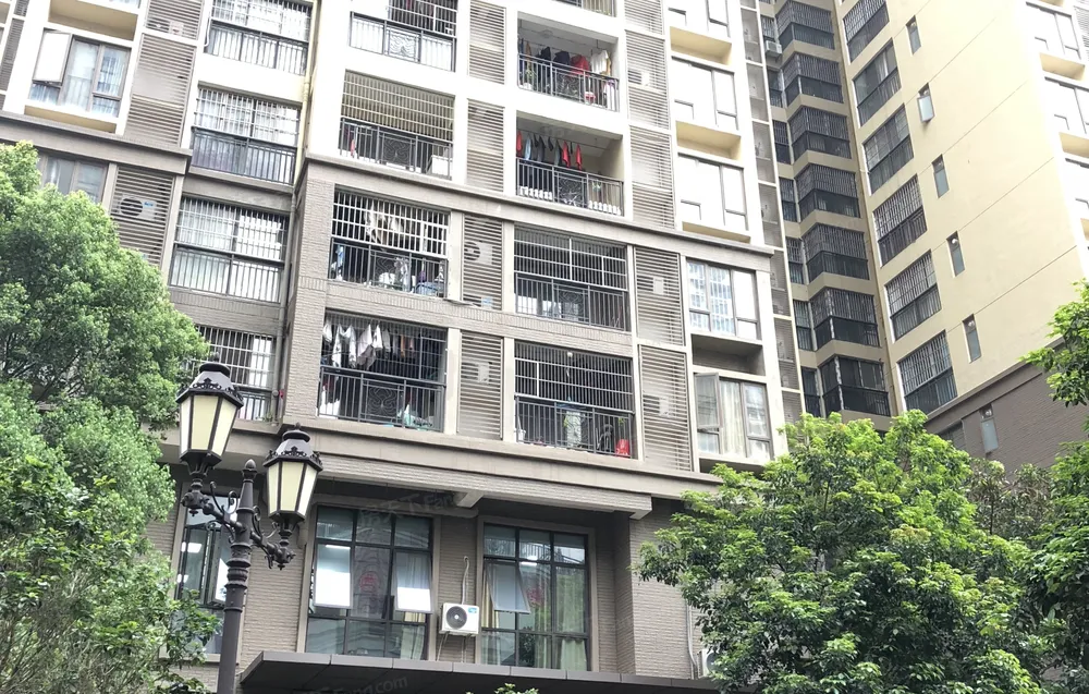 地铁一号线 首付15万 龙光君悦华庭 豪华装修4房有钥匙看房随时