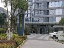 此房,屋况保养好,定制家具和品牌家电