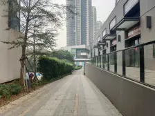 小区中间位置 中间楼层 开发商自带装修 采光好