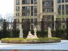 蔷薇西区五六期 毛坯大三房 133平 63万 中间楼层