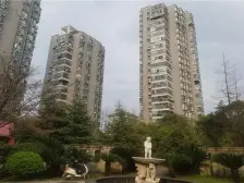 经纬三期隆园三房两厅精装修诚心出售。