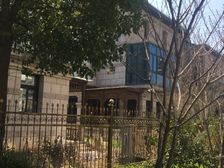 额外面积30多平顶楼复式楼层好带车位实际180平方