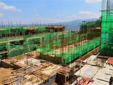 毛坯联排别墅,户型方正带75平米露台,带3个车位出售