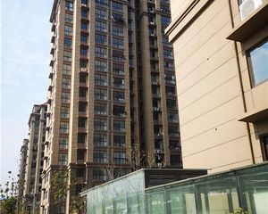 临江家园两梯两户长江畔精,毛坯房,套型好