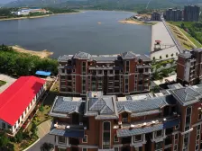 云溪湖畔小区环境优美 此房屋电梯入户 冬暖夏凉