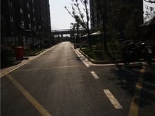 临江家园装修电梯两房,装修自住诚心出售