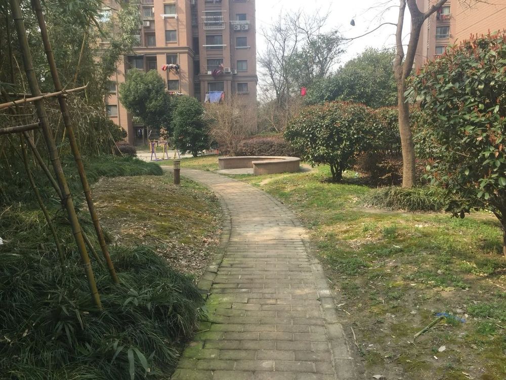 小区相关图