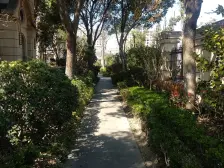 新上东边套大三房,采光不影响,北边临河,三房朝南,靠近公园