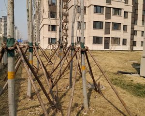 四季怡园南区三面采光次新房西南北三居室