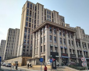 房子满五年住房纯商品房,有电梯小区环境好