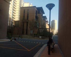合景领峰8号院3室1厅南北