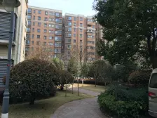 此房满五税费少,通透格局,楼层好视野开阔,采光充足