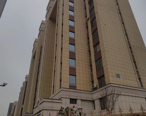 此房是2016年的次新房,采光充足,带电梯