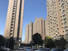 此房满五年,纯南户,采光好,双气,经典三房,地铁口