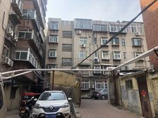 胜利大街老红线视野开阔有露台20平,房龄新