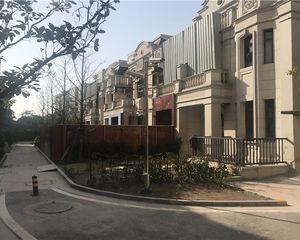 悦海名邸三居户型,精装修采光好,诚心出售