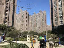 大学路地铁口 双气三室 小高层三室,急卖