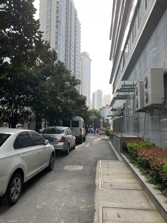 黄浦逸城