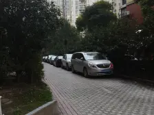 双轨出行方便,视野景观好,采光充足,配套设施齐全