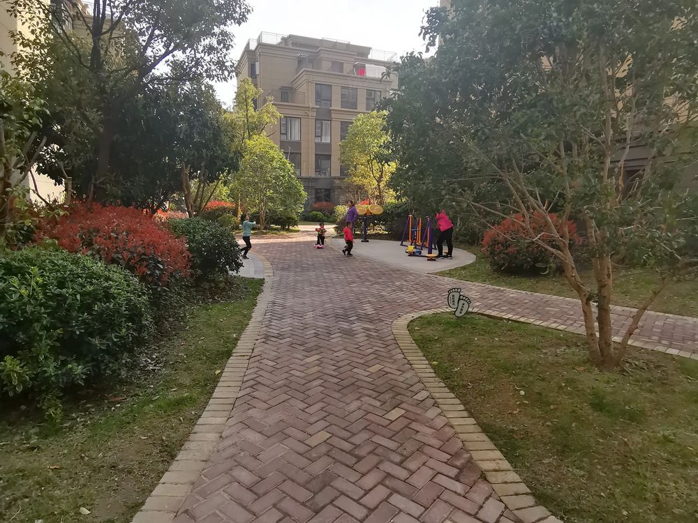 小区相关图