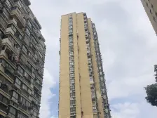 新上房源,总价低。带小花园,房东诚意出售!!!!