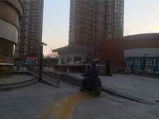 中门两室,价格能聊,诚心出售。