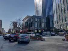 纯南户型 精装修 物业服务周到细致,东区标杆楼盘。