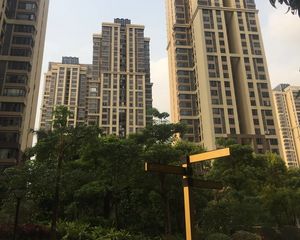 容桂滨江公园旁保利外滩花园高层江景房