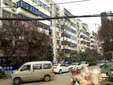 启明村,南北通透两室,一梯两户,全明户型