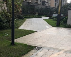 环境优美位置安静空气清晰适合居住