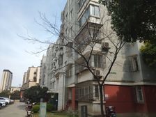 此房户型手续齐全,格局好,采光好,无遮挡,出行方便