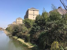 顶复产品,1:1附赠,全屋精装,满五年税少,看中价格好沟通