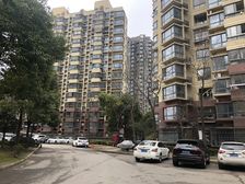 2011年小区,一梯两户,南北通户型,近菜场。