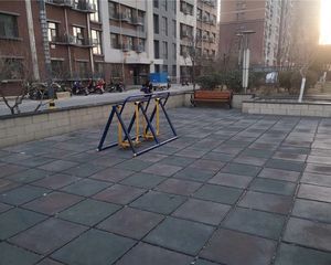 带露台!一室大开间,低楼层出入方便,满二税费少