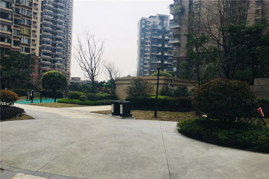 小区相关图