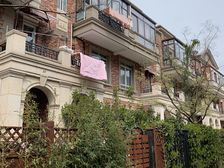 此房手续齐全,格局好,采光好,无遮挡,出行方便