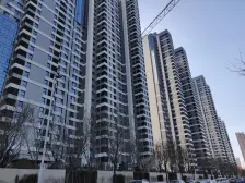 建业天筑二期,四房,包含新家具,包含大车位。