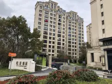 近地铁 通风好,拎包入住 精装 必看好房 有车位