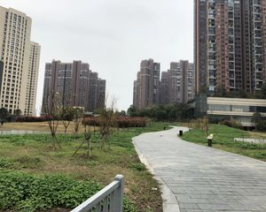京武浪琴山4室2厅南北