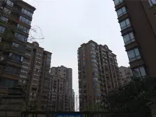 恒泰花苑 南北通透,采光好 中间楼层