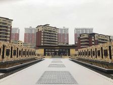 世景芳华 电梯简单装修,繁华地段,购物方便。