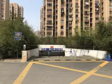 近地铁/中高楼层/简单装修/配套齐全