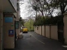 此房是南北两个房间,通风好,每个功能间都有窗户